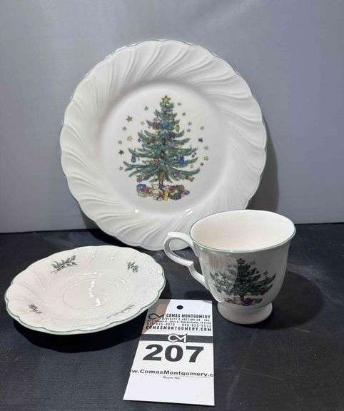 "Happy Holidays" Nikco Japan in Box - Place Setting image