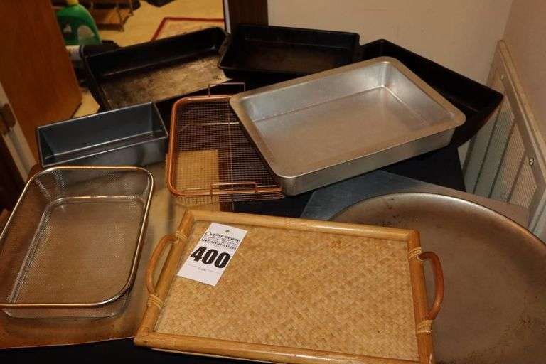 Variety of Baking Pans: Cake Pans, Cookie Pans, Loaf Pan, Pizza Pans, etc.                                     **Buyer Bring Boxes image