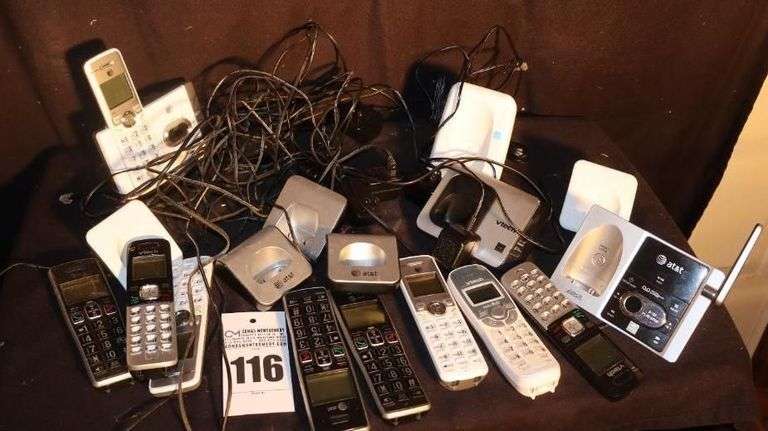 Variety of Cordless Telephone (ATT & Vteck) - Multiple bases and phones image