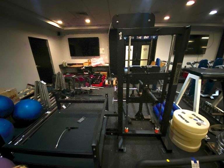 Dynamic Fitness & Strength Linear Plate Loaded Leg Press Machine