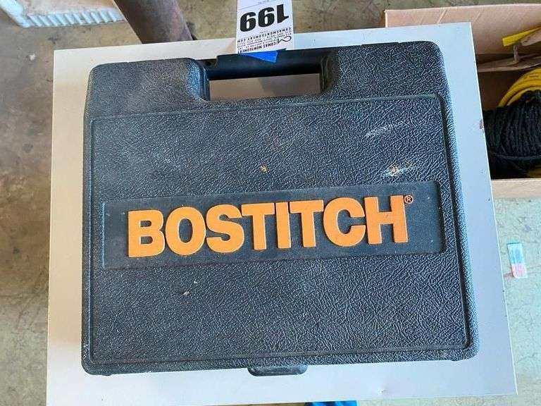 BOSTITCH Pneumatic Nailer in Carrying Case image