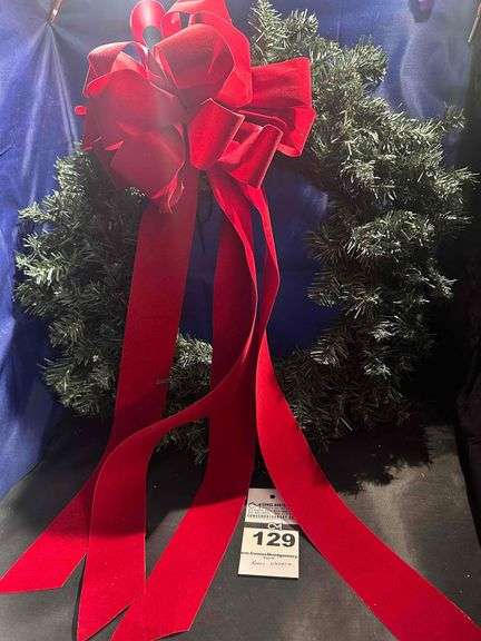 Green Xmas Wreath with Red Bow image