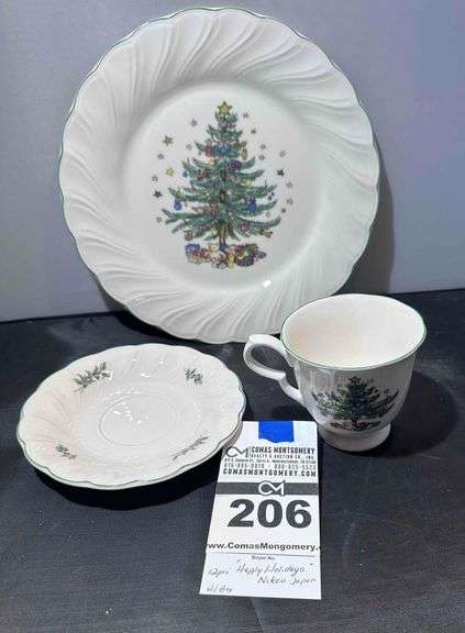 "Happy Holidays" Nikco Japan in Box - Place Setting image