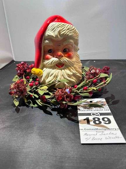 Musica Santa w Berry Wreath image