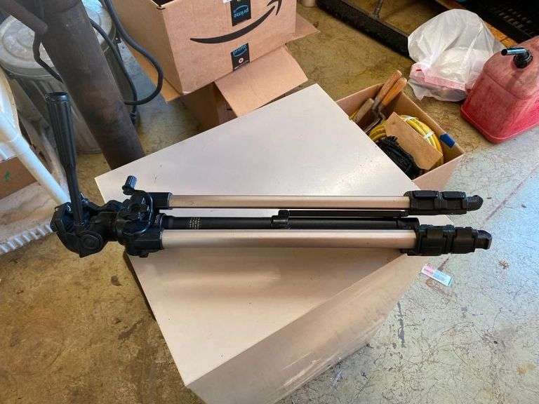 Velbon V 7000 Camera Tripod image