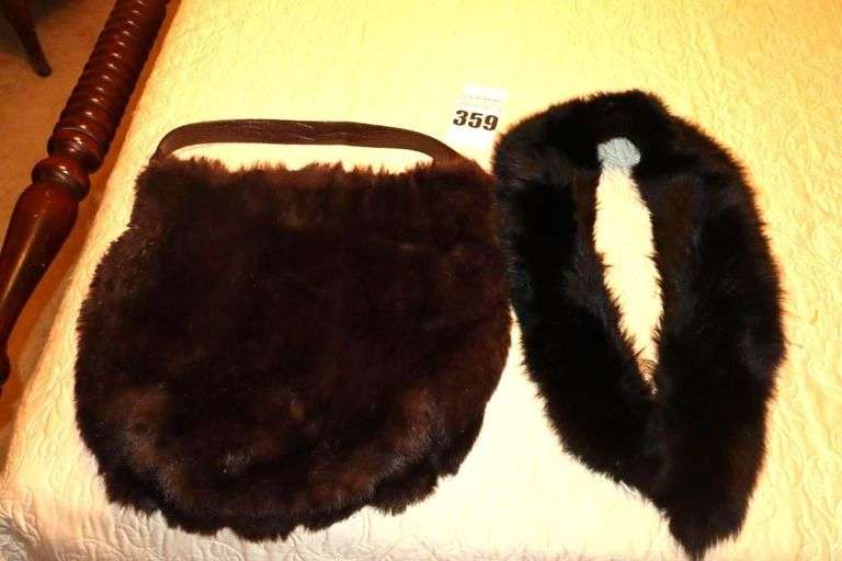 Bath & Body Faux Fur Sholder Bag & Black Mink Collar image