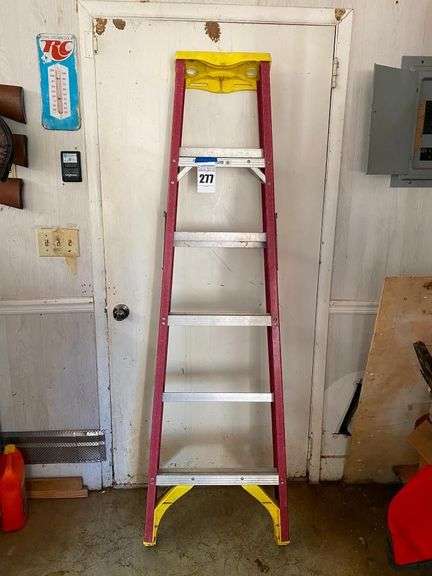 Werner Electro-Master Non-Conductive Fiberglass Ladder - Model FS206 image