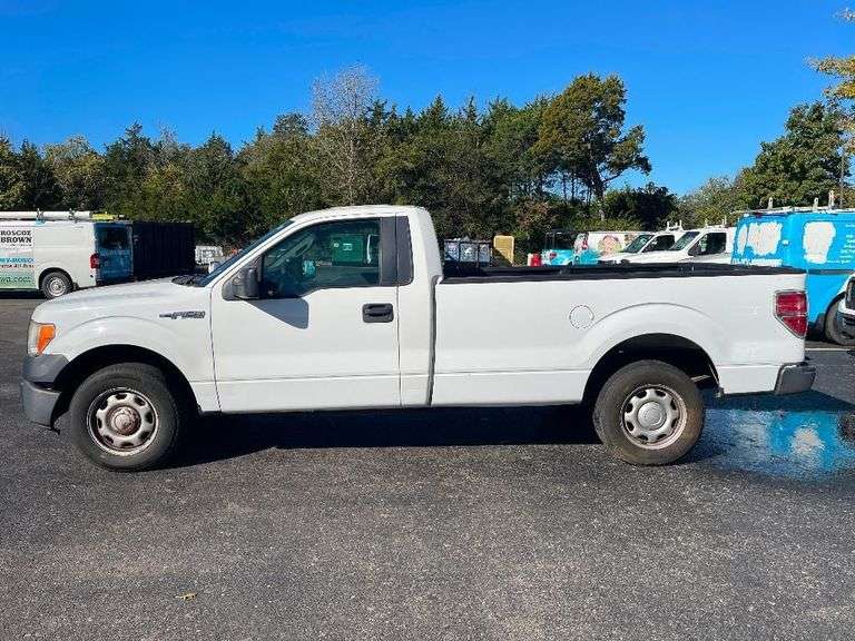 Ford F-150 Regular Cab Pickup Truck with 270,297 Miles image