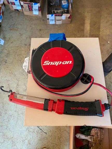 Snap-On Retractable Cord Reel and Light image