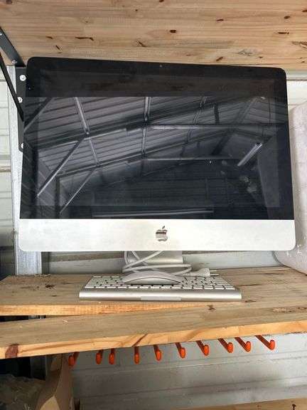 Apple iMac All In One Desktop Computer with Keyboard and Mouse image