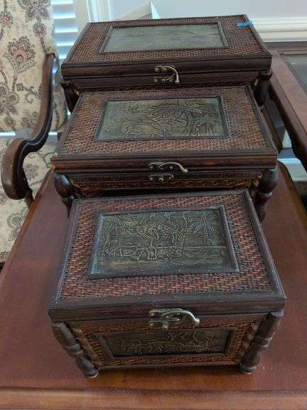 3 Plastic Boxes 18", 13", 10.5" image