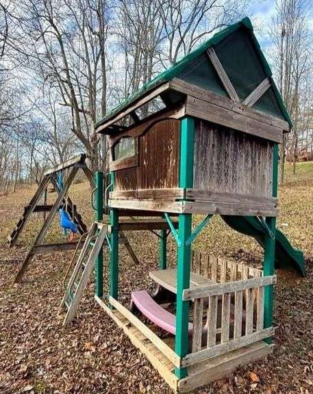 Outdoor Playlet/Swingset image