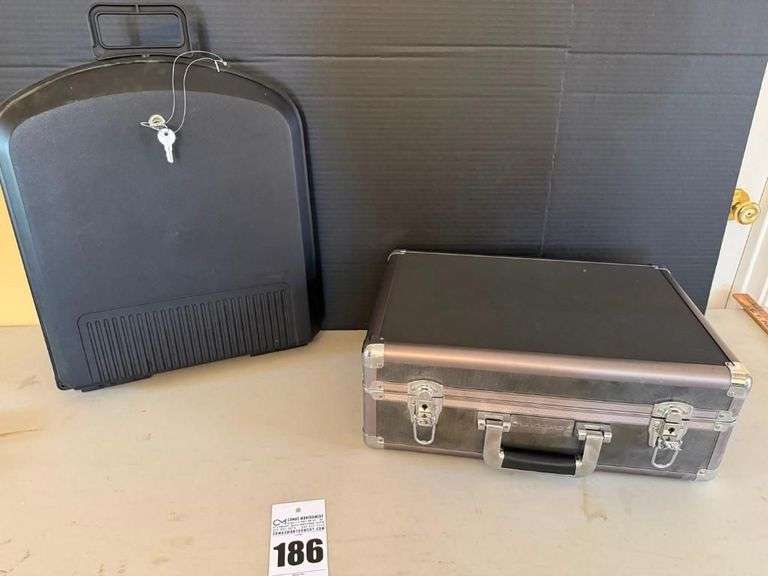 Pistol Carrying Cases image