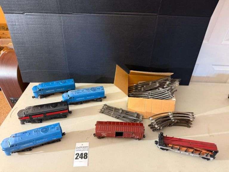 Lionel Trains & Track image
