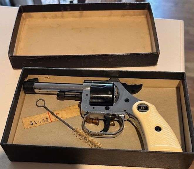 German made cap gun, serial number #32442 image