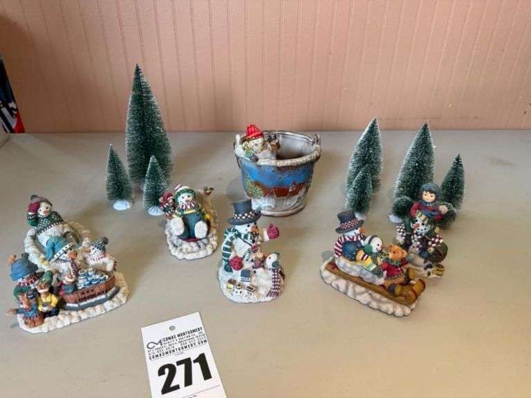 Lynn and Friends Winter Wonders Figurines image