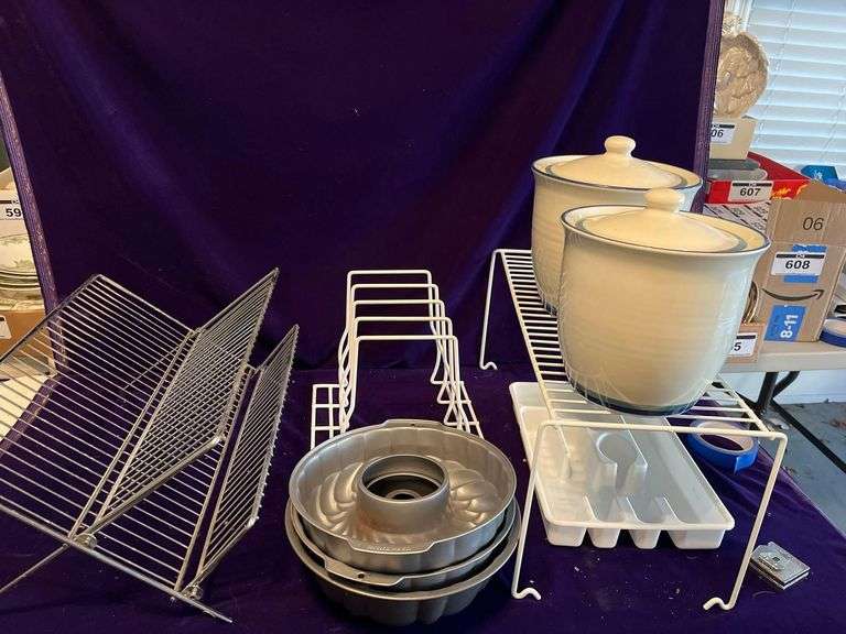 Miscellaneous Shelf’s Holders and Canisters image