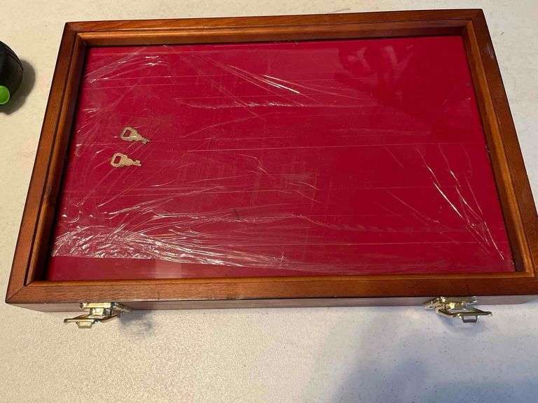 12”x18” Display Case image