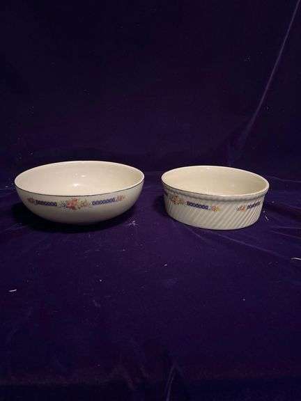 Hall's Superior Quality Kitchenware - 2 Bowls image