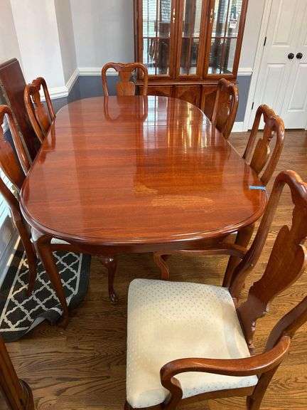 Oval Dining Table (66”x43”)with 2-15” Leaves and 6 Chairs image