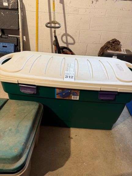 45 Gal Rubbermaid Rough Tote with Wheels image