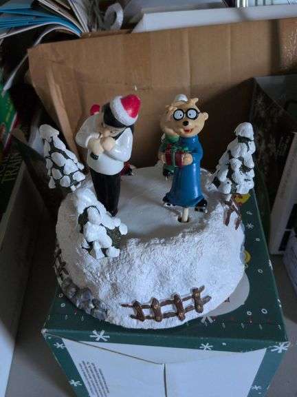 Alvin and Chipmunks Spinning Dancing, Singing Christmas image