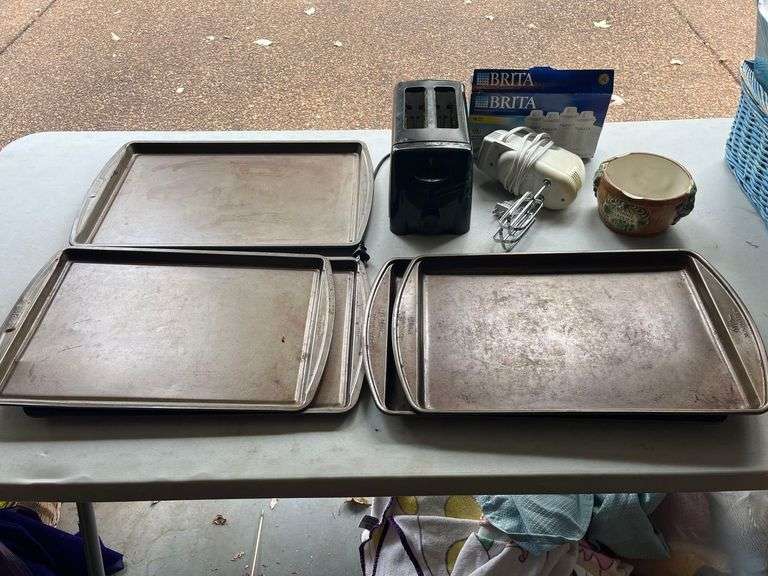 5 Cookie Sheets, 2 Slice Toaster, Hand Mixer and KittDecor image