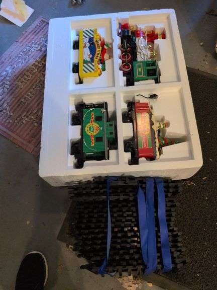 Melody Christmas Train image