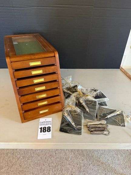 7 drawer display case image