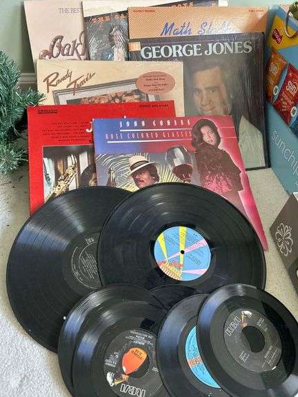 Albums and 45s image