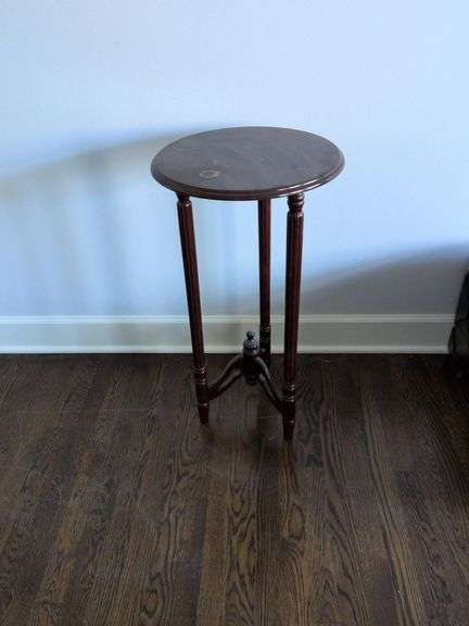 Side Table 16" Round 29" High image