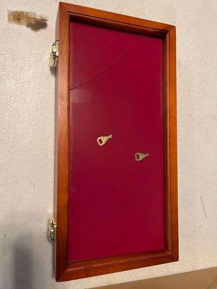 9”x18” Display Case (broken glass) image