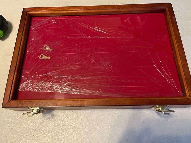 12”x18” Display Case image