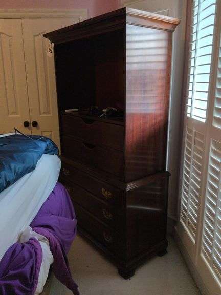 Entertainment Center 41.5 x 18 x 71 Missing Doors image