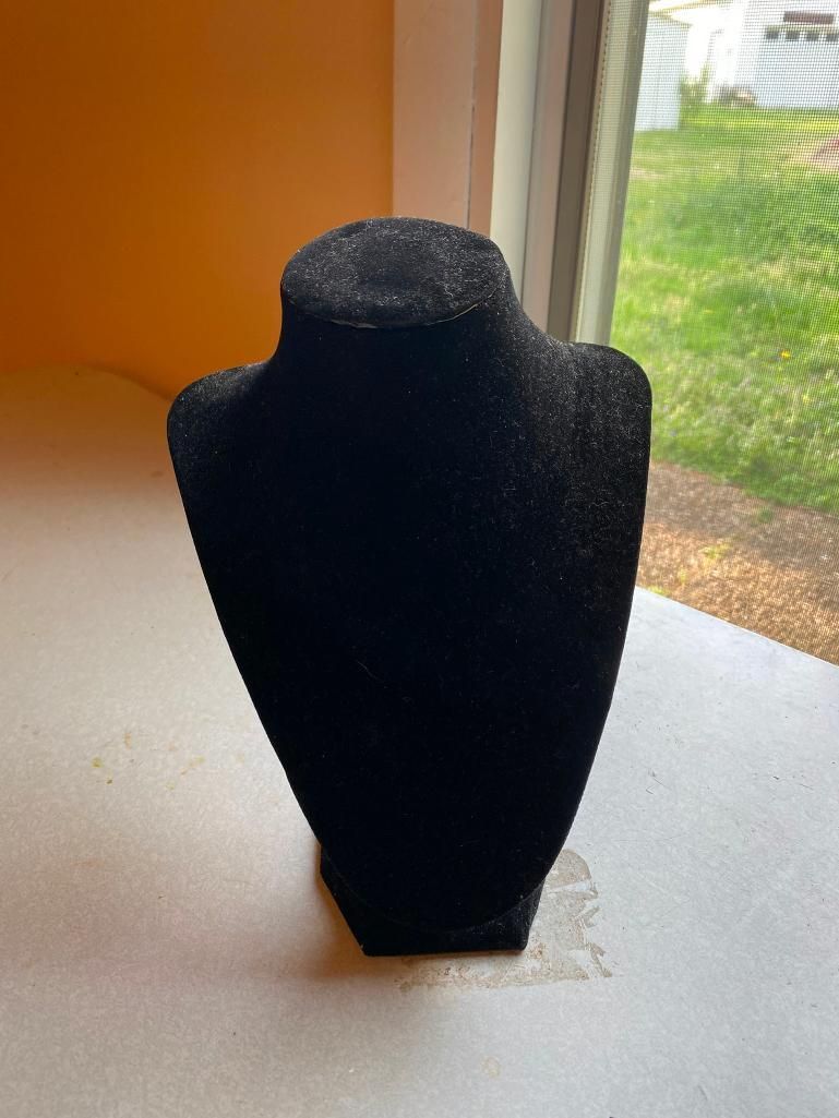 Lot image 2
