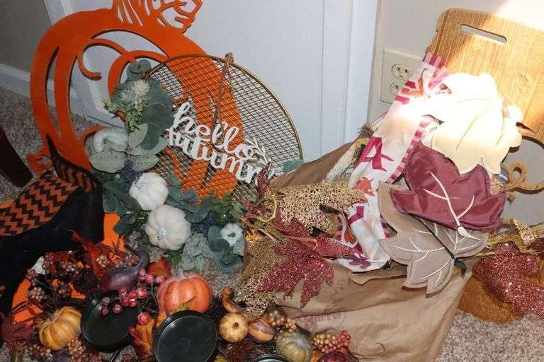 Variety of Fall Decorative Items -displays, wall décor, hangers etc.