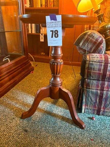 Round Tripod Table