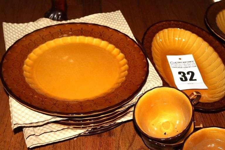 Set of Vernon Ware by Metlox "San Ferando" - hand painted: 8 dinner plates, 5 bowls, 5 plate, 6 saucers, 7 cups (one handle has been glued) oval serving bowls and round serving bowl