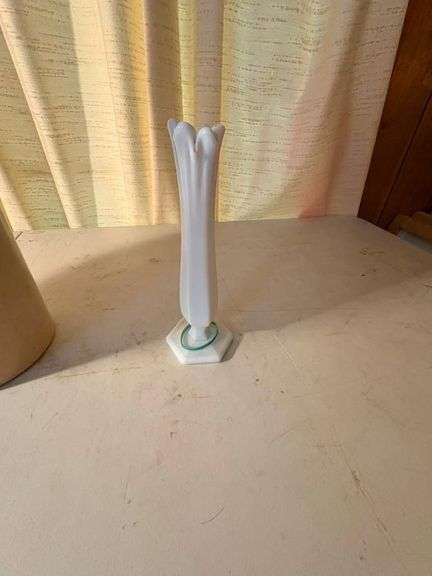 Red Vase, White Vase, Utensil Holder and Utensils