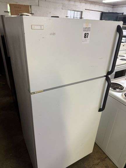 Kenmore White Top Freezer Refrigerator Model 2539768090