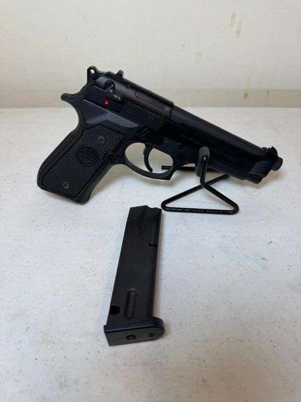 Beretta 92FS-CAL 9mm Parabellum Pistol