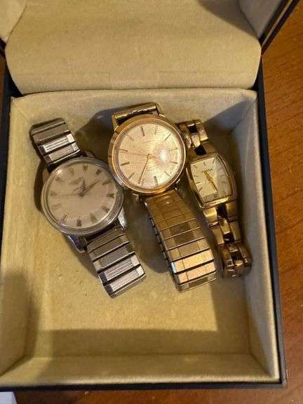 Assorted Wristwatches: Longines, Timex, Fossil ES-1103