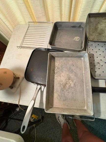 Lot of Assorted Baking Pans and Kitchen Items