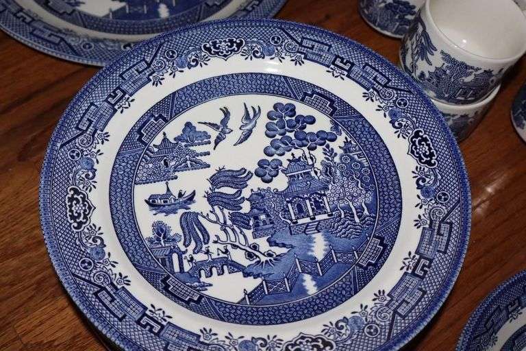 Churchill Staffordshire England "Blue Willow" design: 14 dinner plates, 5 salad bowls, 5 dessert bowls, 6 dessert plates, 14 cups, 15 saucers,2 serving bowls, platter, gravy creamer with plate