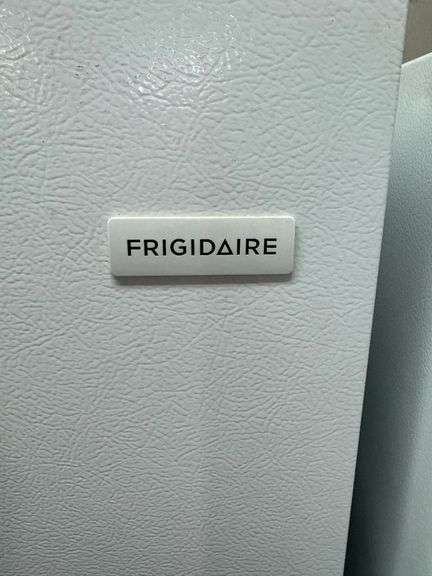 Frigidaire Top Freezer Refrigerator - White - Model Number FFTR1521TWO
