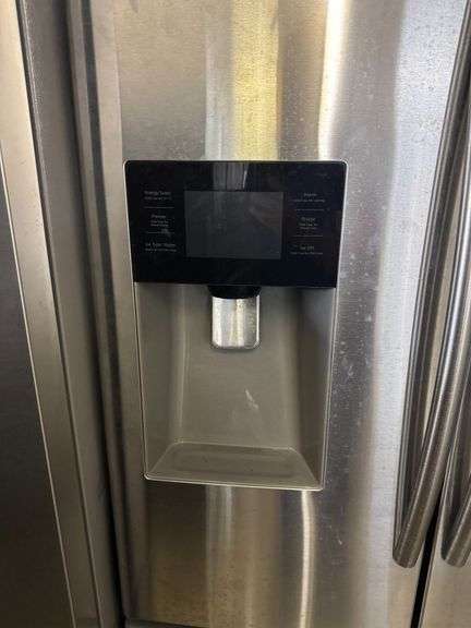 Samsung French Door Refrigerator Model RF263BEAESR