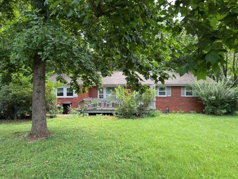 REAL ESTATE: 1510 Leaf Ave, Murfreesboro, TN image