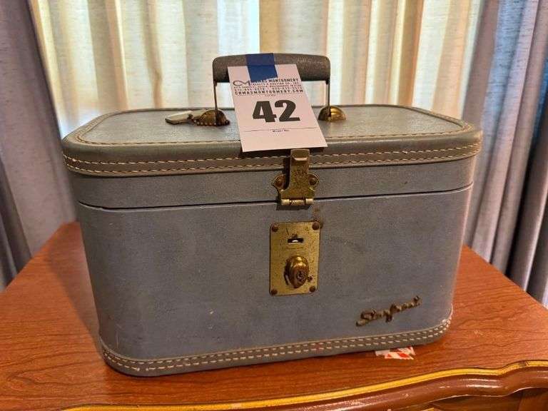 Skyport Vanity Case