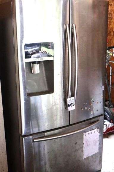 Samsung French Door Refrigerator/Freezer - freezer side might need some repair  - 70"x36"x36": (needs a good cleaning inside & out ): Water & Ice in Door - Ice Maker (believe it works but no water is hooked up) image