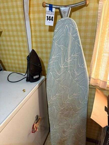 Sunbeam Steam Iron and Ironing Board